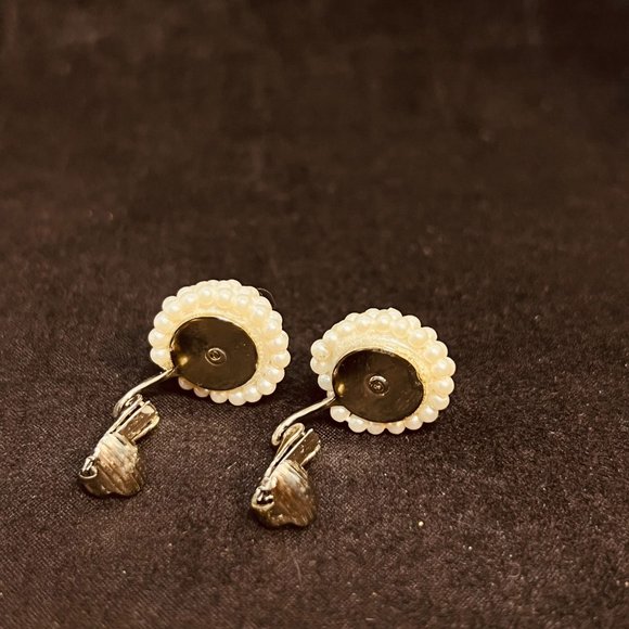 Vintage Twisted 6 Strand Faux Pearl Necklace And Clip On Earrings Set (3833) - Picture 10 of 10